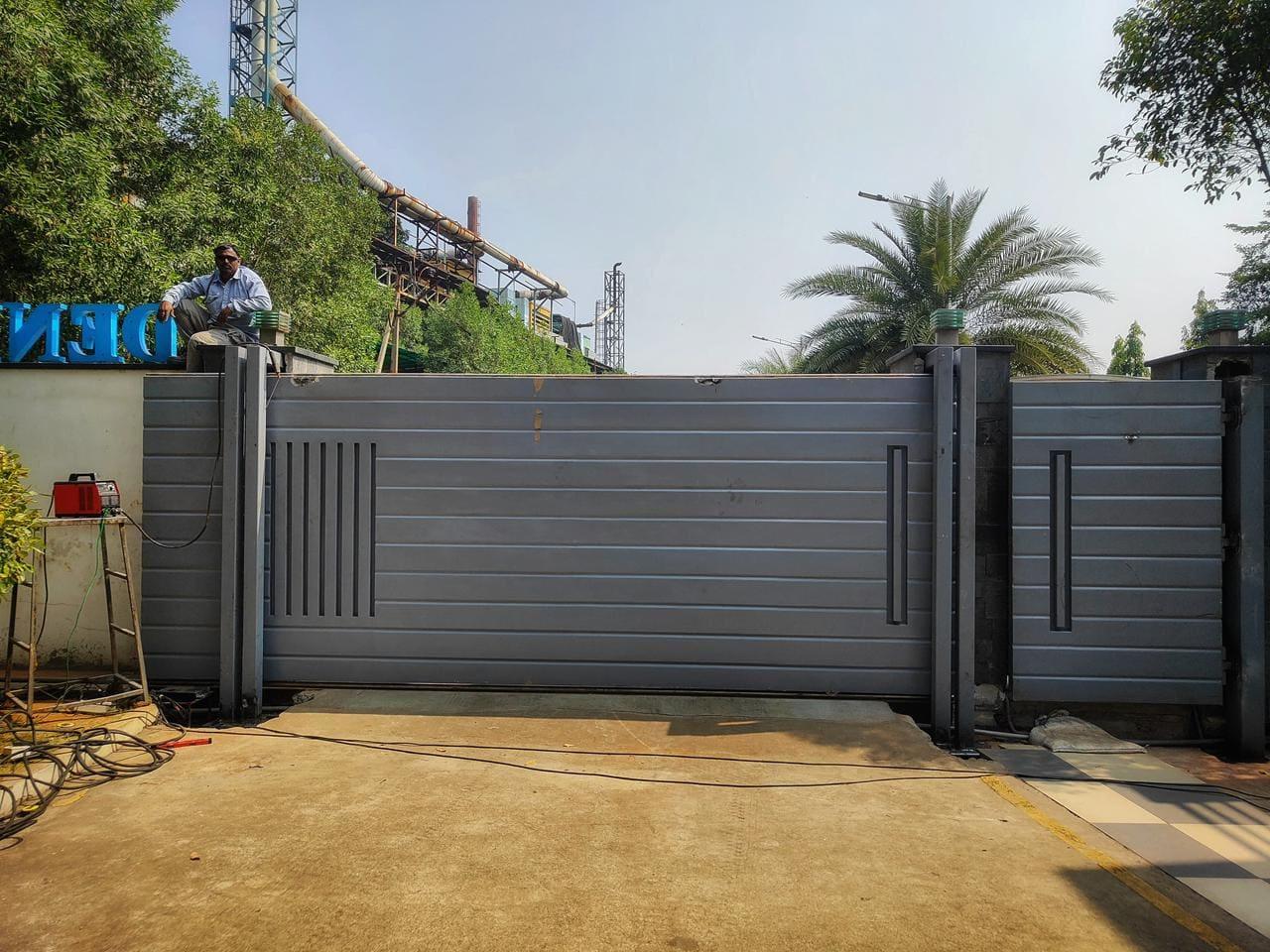 Heavy-Duty Automatic Gates Up to 8 Tons – Manufactured by Dhomec, Powered by Motorline